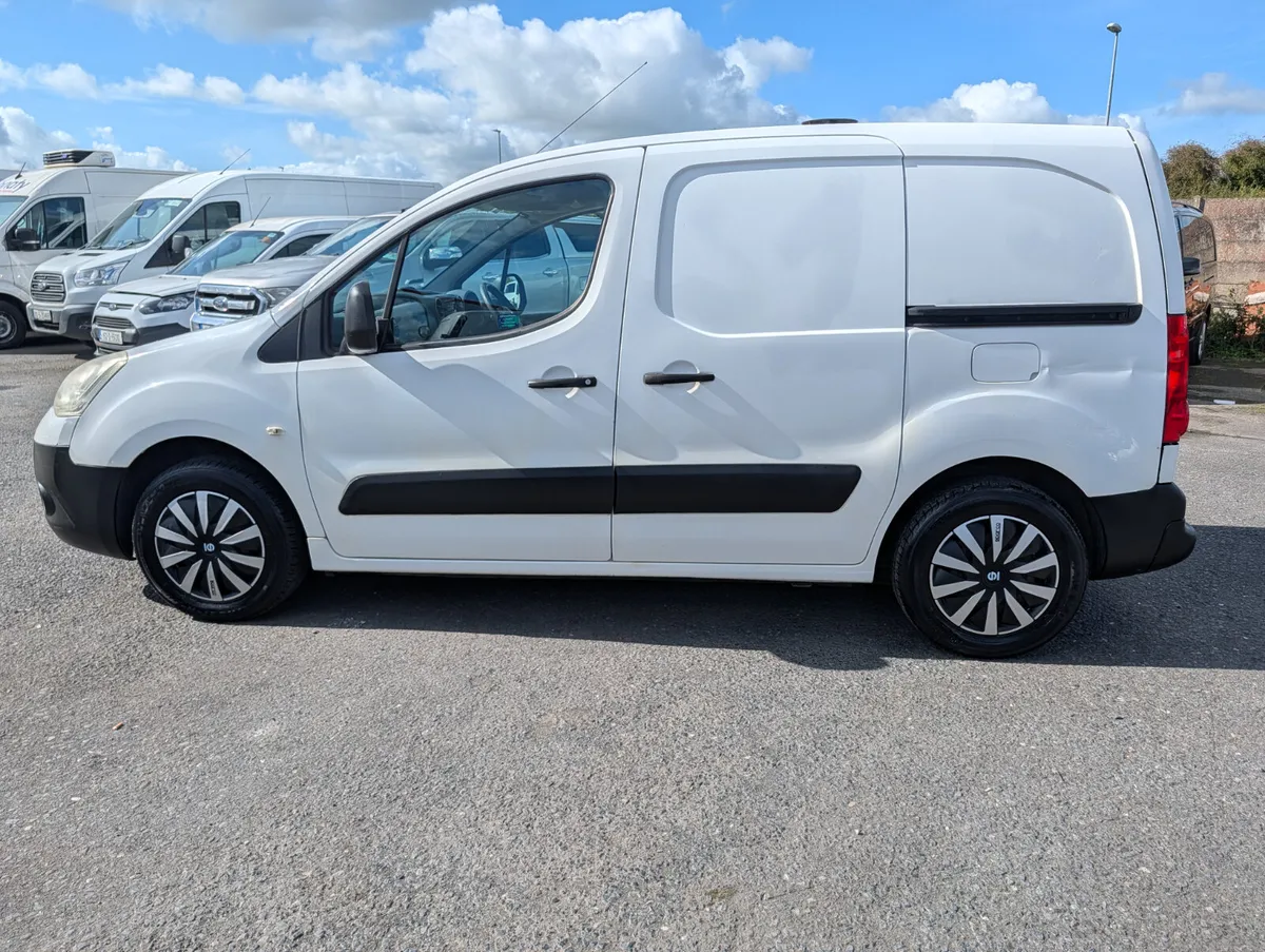 Citroen Berlingo 3 seater 06/2027 test - Image 2