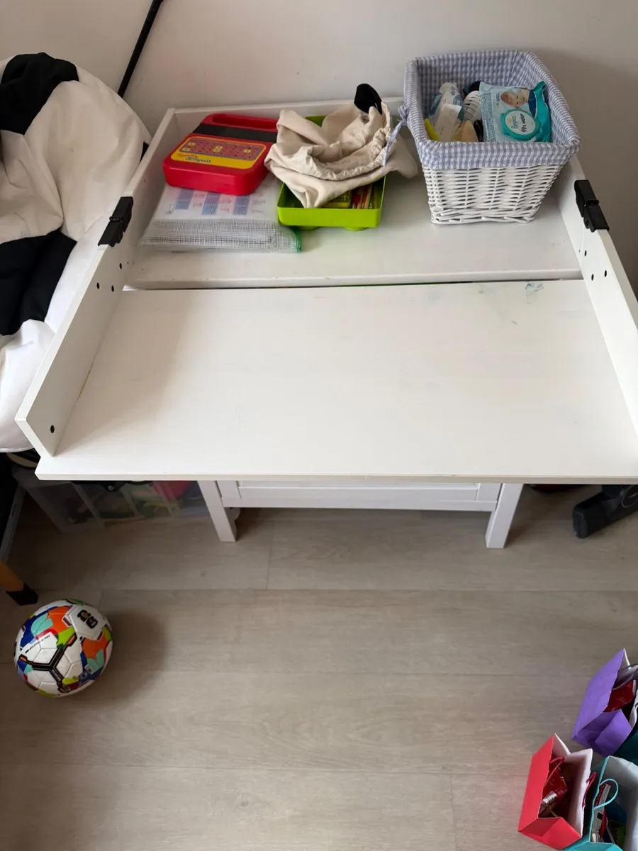 Baby changing table - Image 2