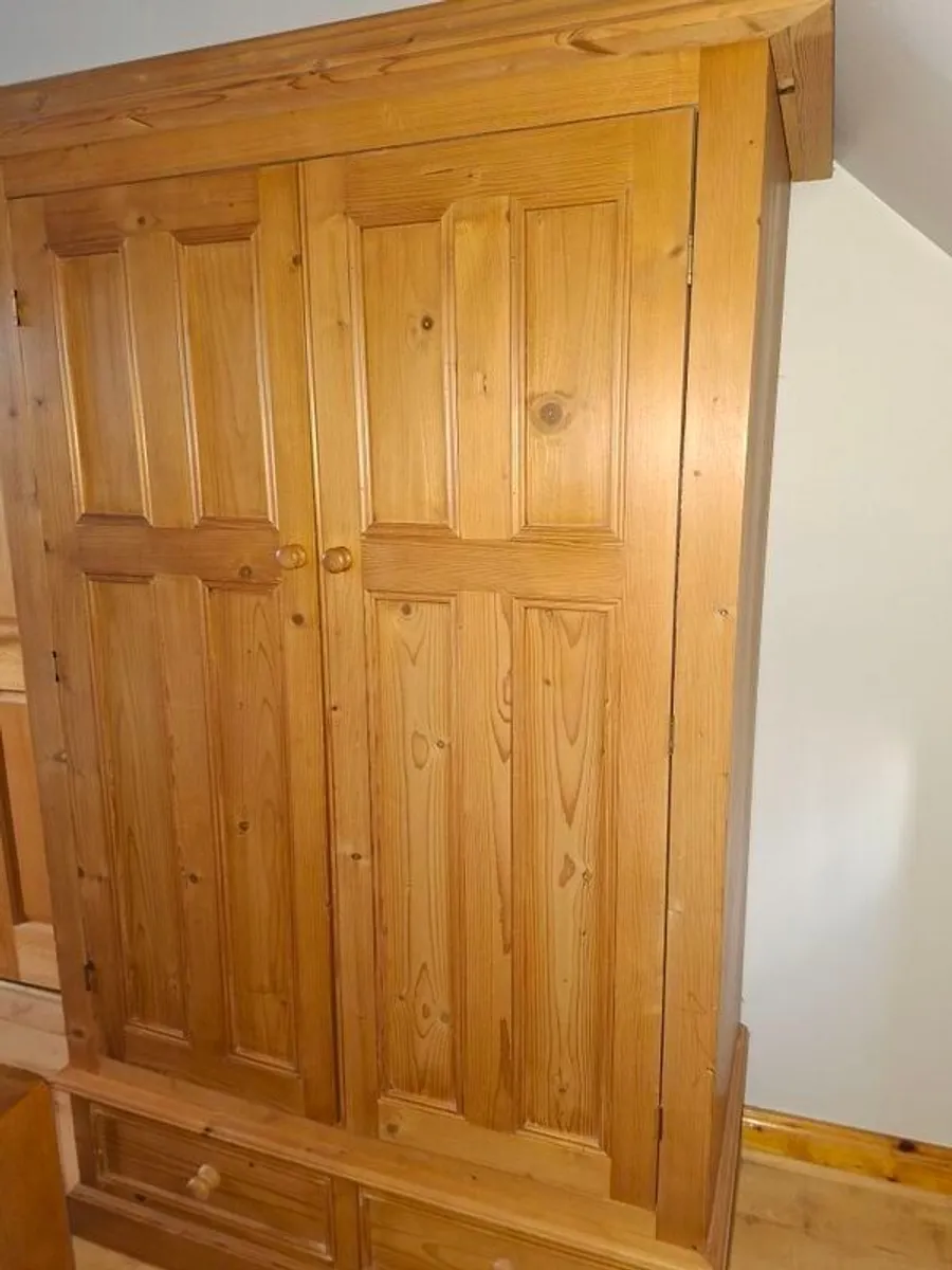 High quality Country Pine Bedroom Furniture - Image 1