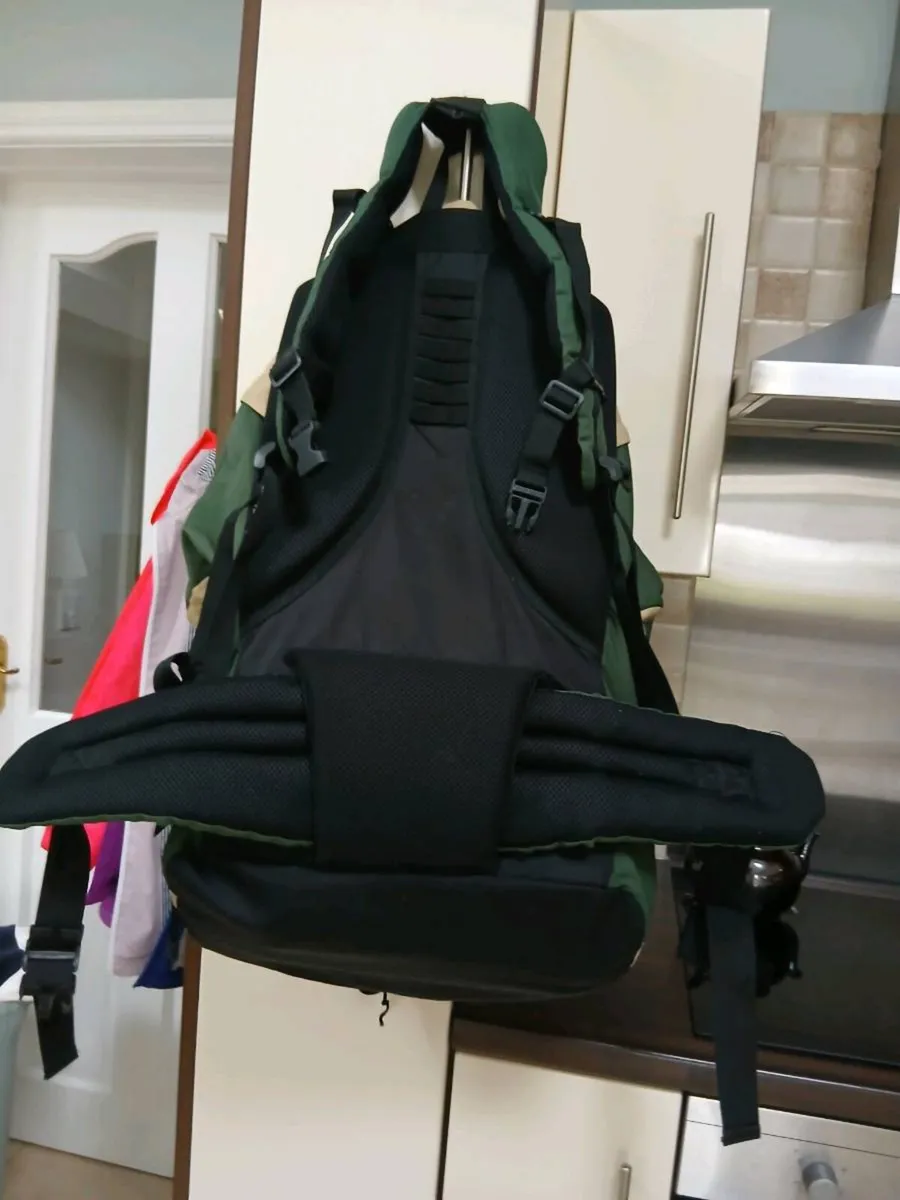 HIKING BACK PACK LARGE WITH BLANKET - Image 2