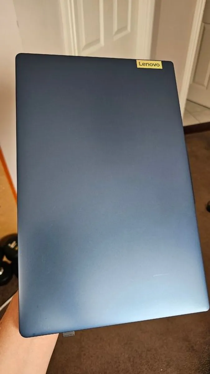 Ideapad Slim 3 Lenovo 15.6 16GB ram i5 - Image 1