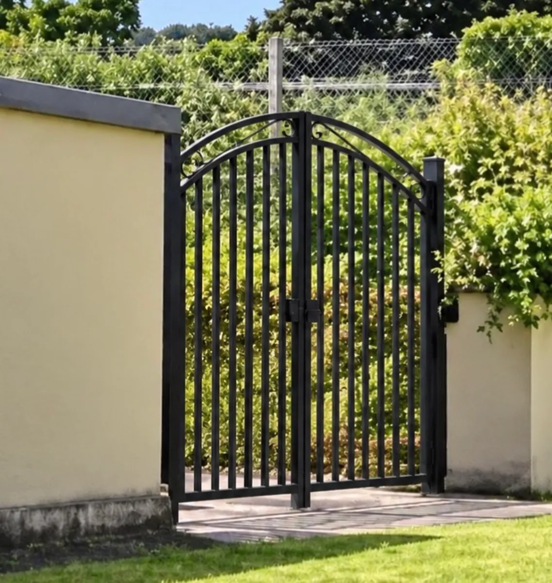 Metal Gate - Image 1