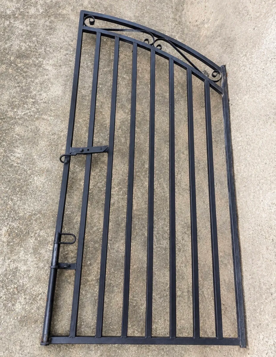 Metal Gate - Image 3