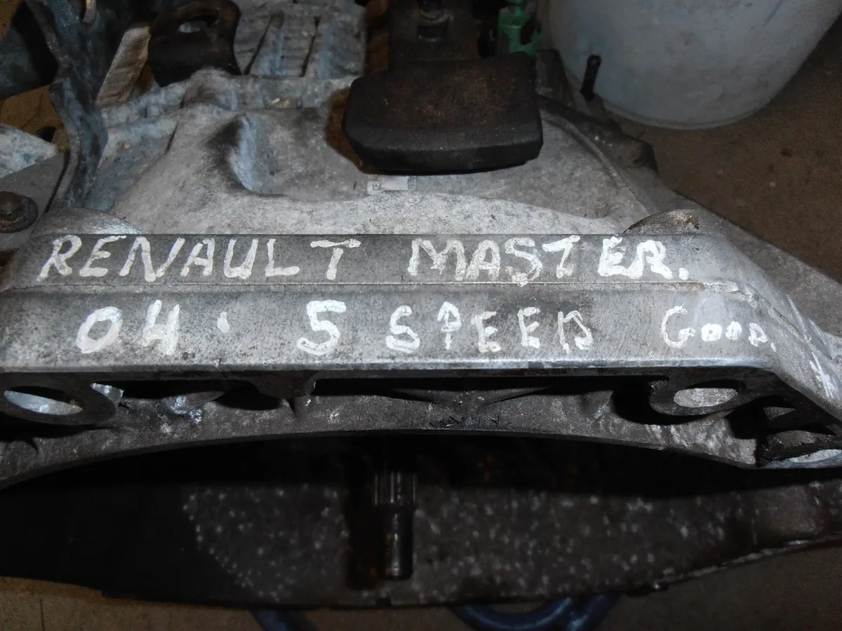 Gearbox for 2004 Renault Master. - Image 4