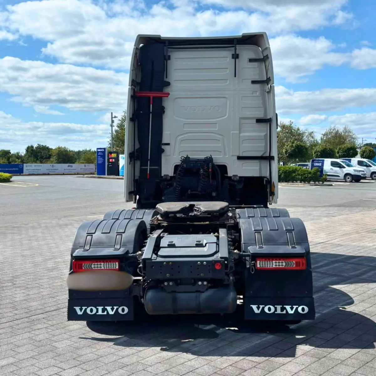 2022 Volvo FH500 6x2 - Image 4