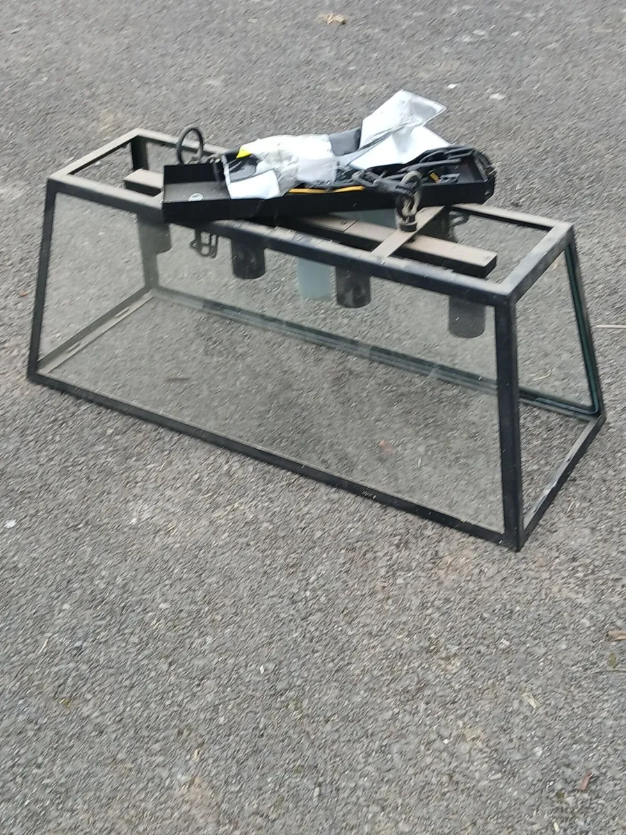 Suspended light fixture - Image 1