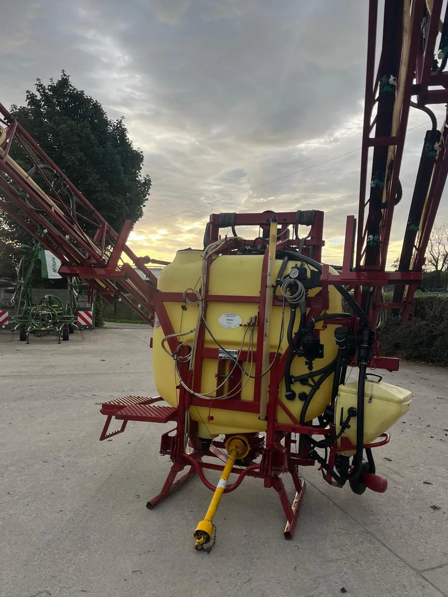 Hardi 1000 Ltr 15 mTr  Mounted Sprayer - Image 2