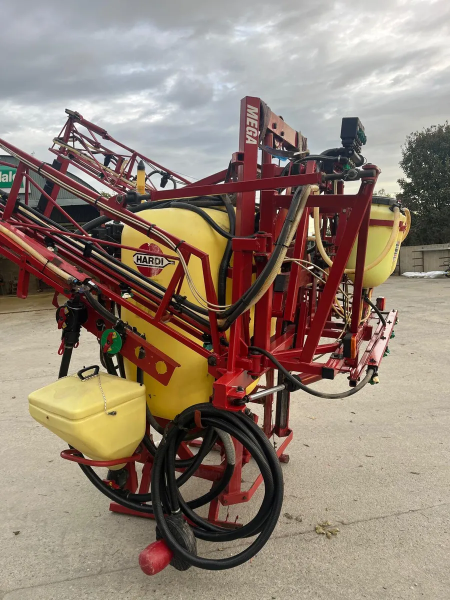 Hardi 1000 Ltr 15 mTr  Mounted Sprayer - Image 4