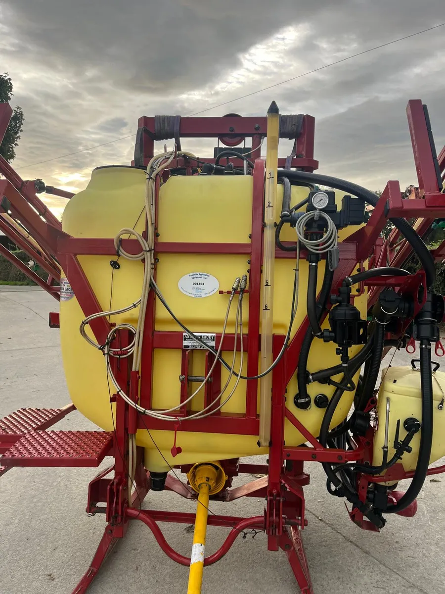 Hardi 1000 Ltr 15 mTr  Mounted Sprayer - Image 1