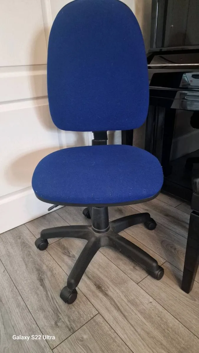 Office chair - Image 2