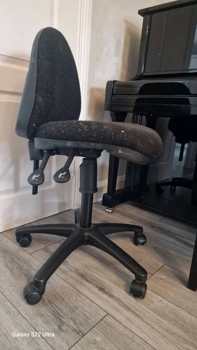 Office chair - Image 2