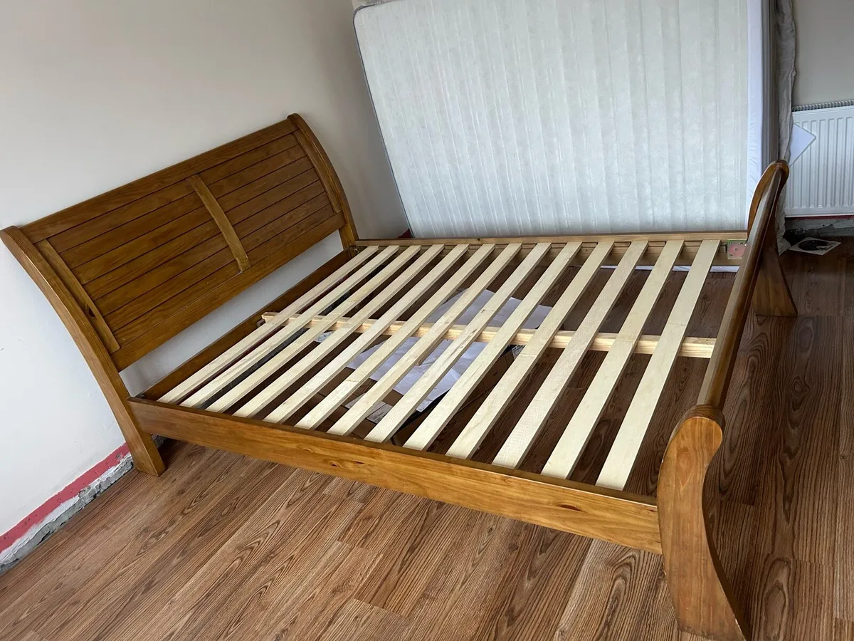 Kingsize sleigh bed frame - Image 3