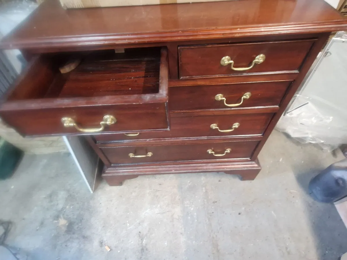 Chest of drawers - Image 2
