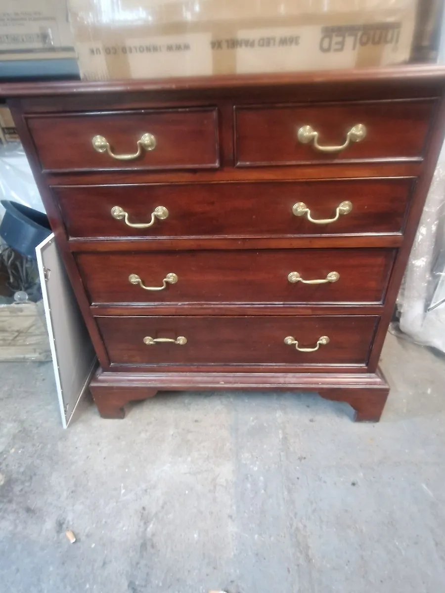 Chest of drawers - Image 1