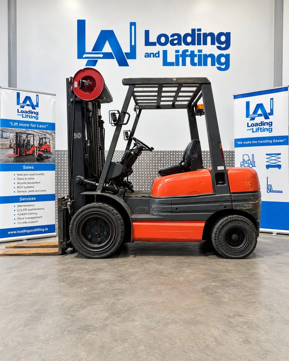 Toyota Diesel Forklift - Image 3