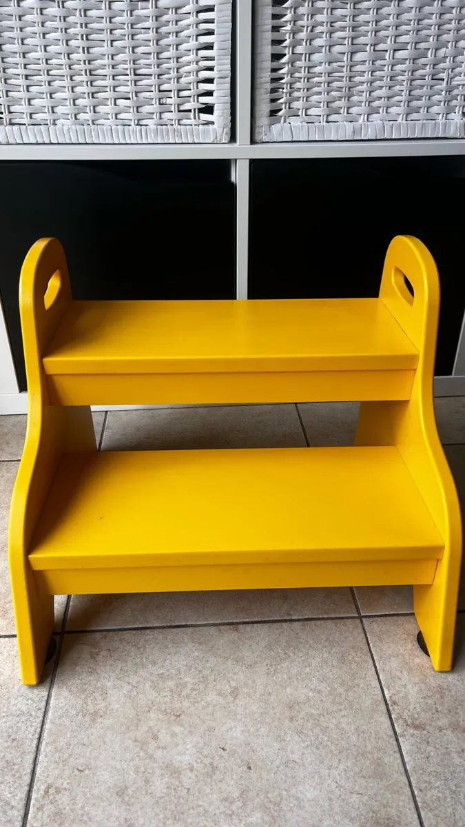 Kids step stool - Image 1