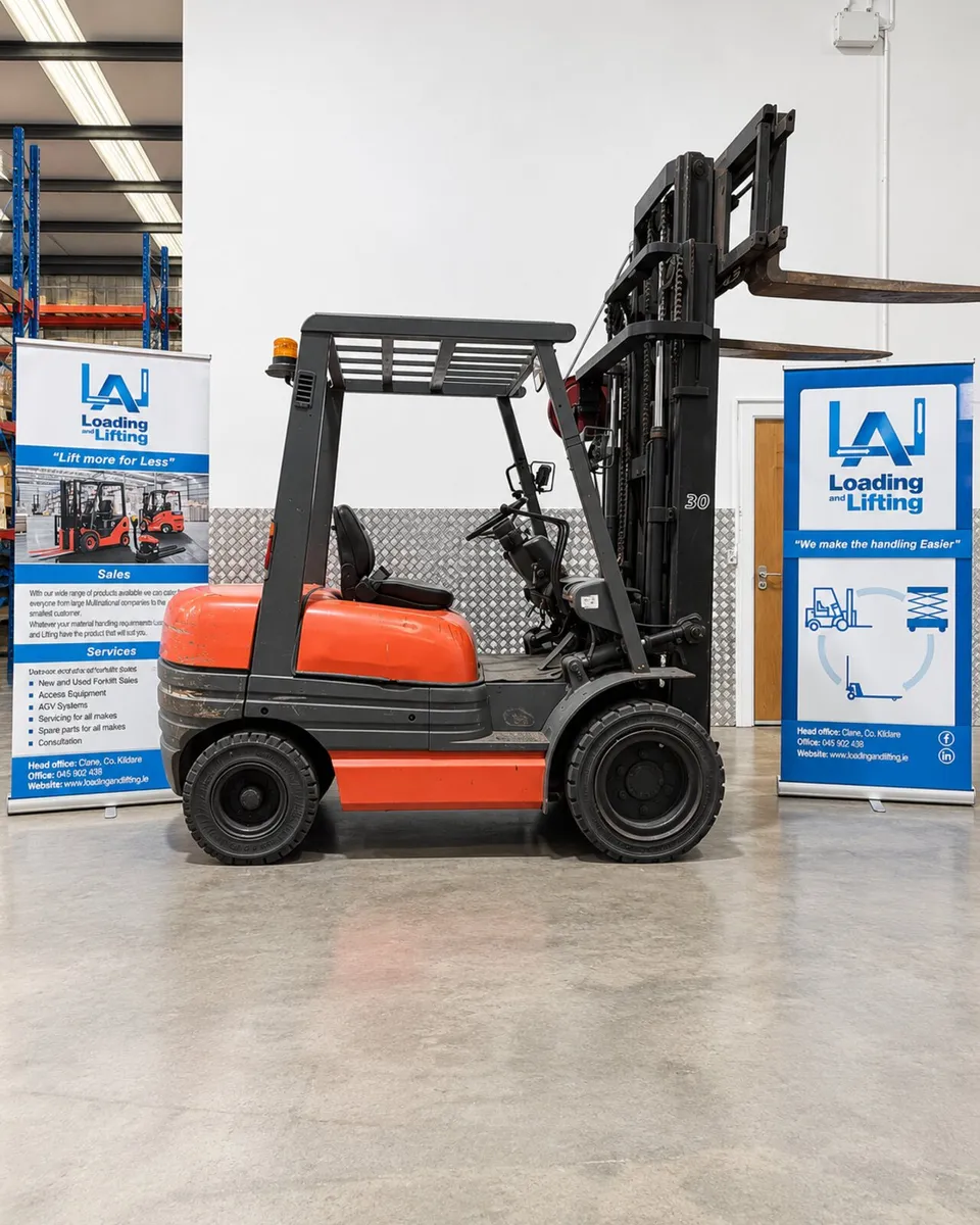 Toyota Diesel Forklift - Image 1