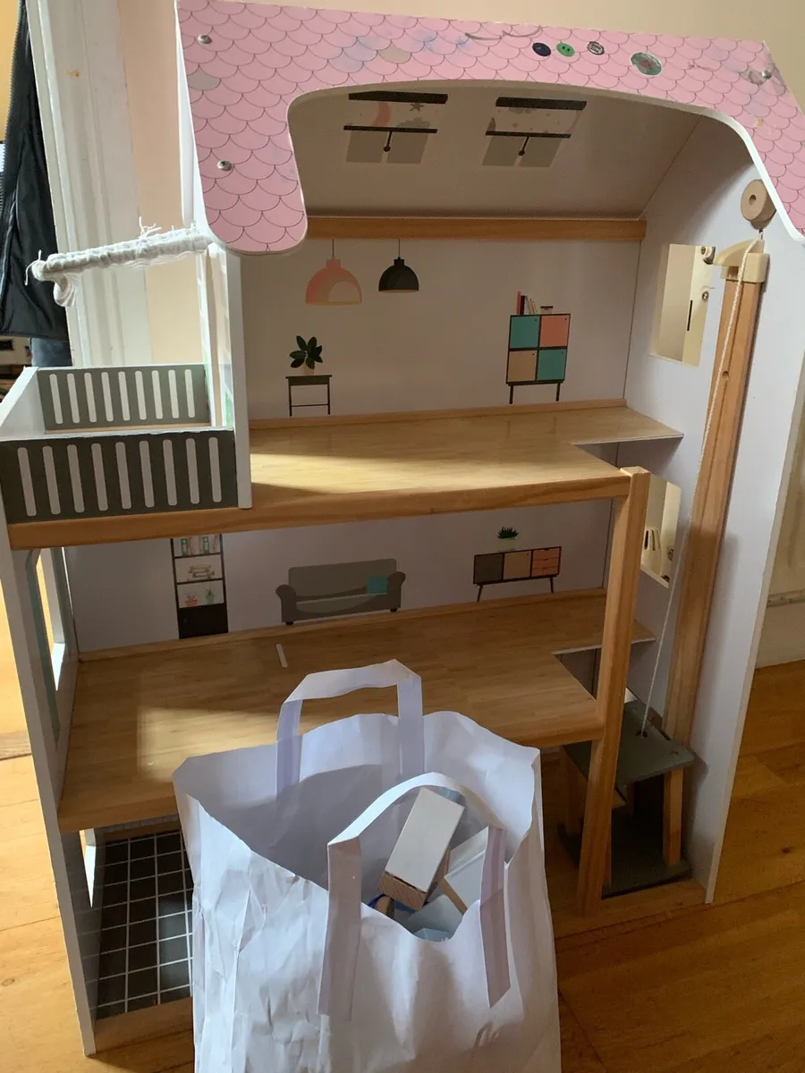Doll House for free - Image 1