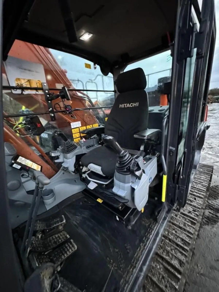 Hitachi ZX350LC-7 - Image 3