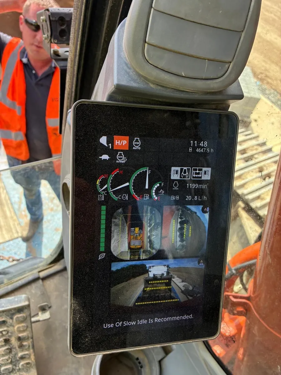 Hitachi ZX350LC-7 - Image 4