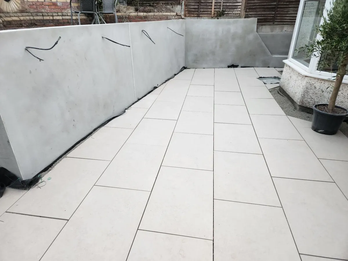 24 X 20MM PORCELAINE TILES BRAND NEW ON PALLET - Image 4