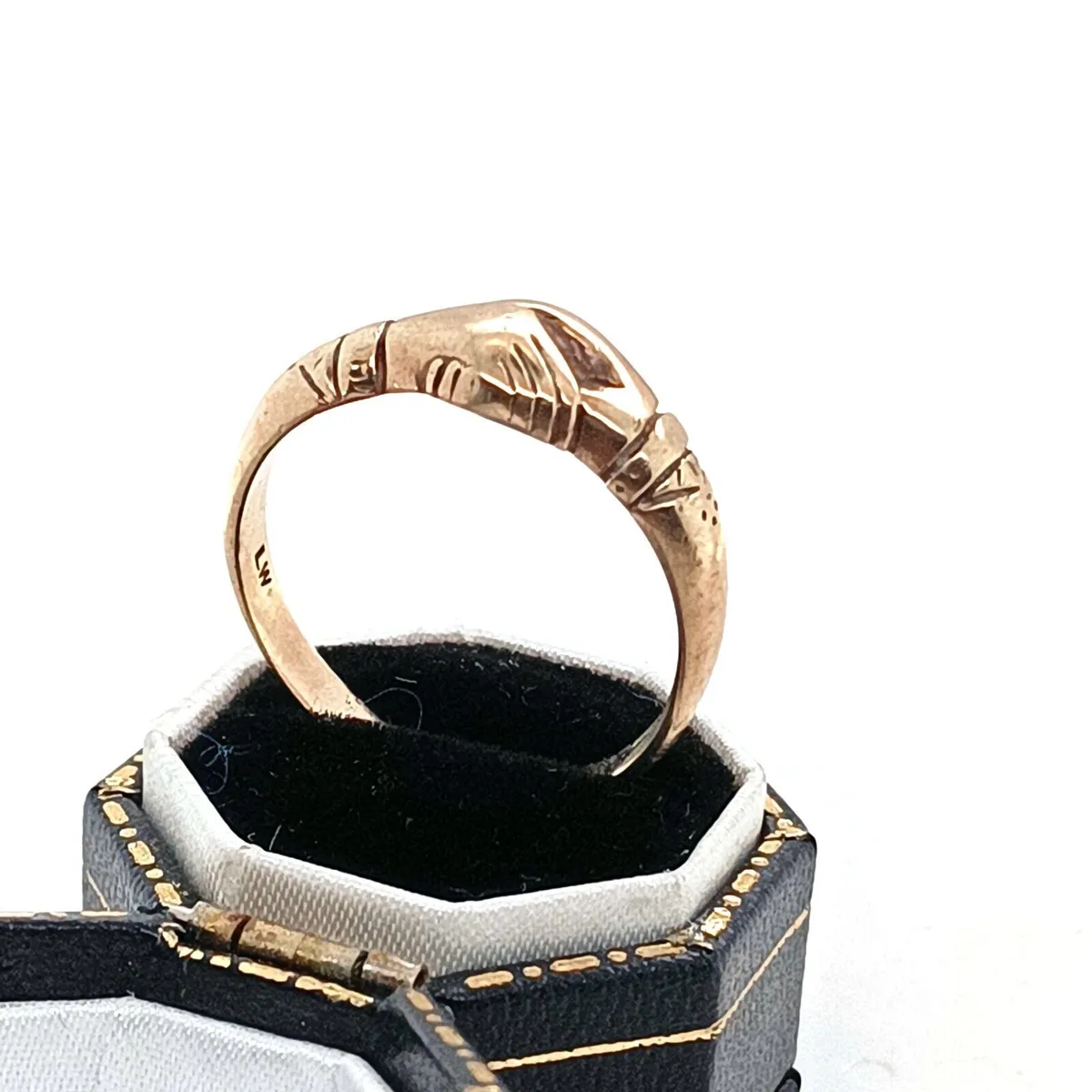 9k Gold Vintage Fede Ring , Clasped Hands - Image 1