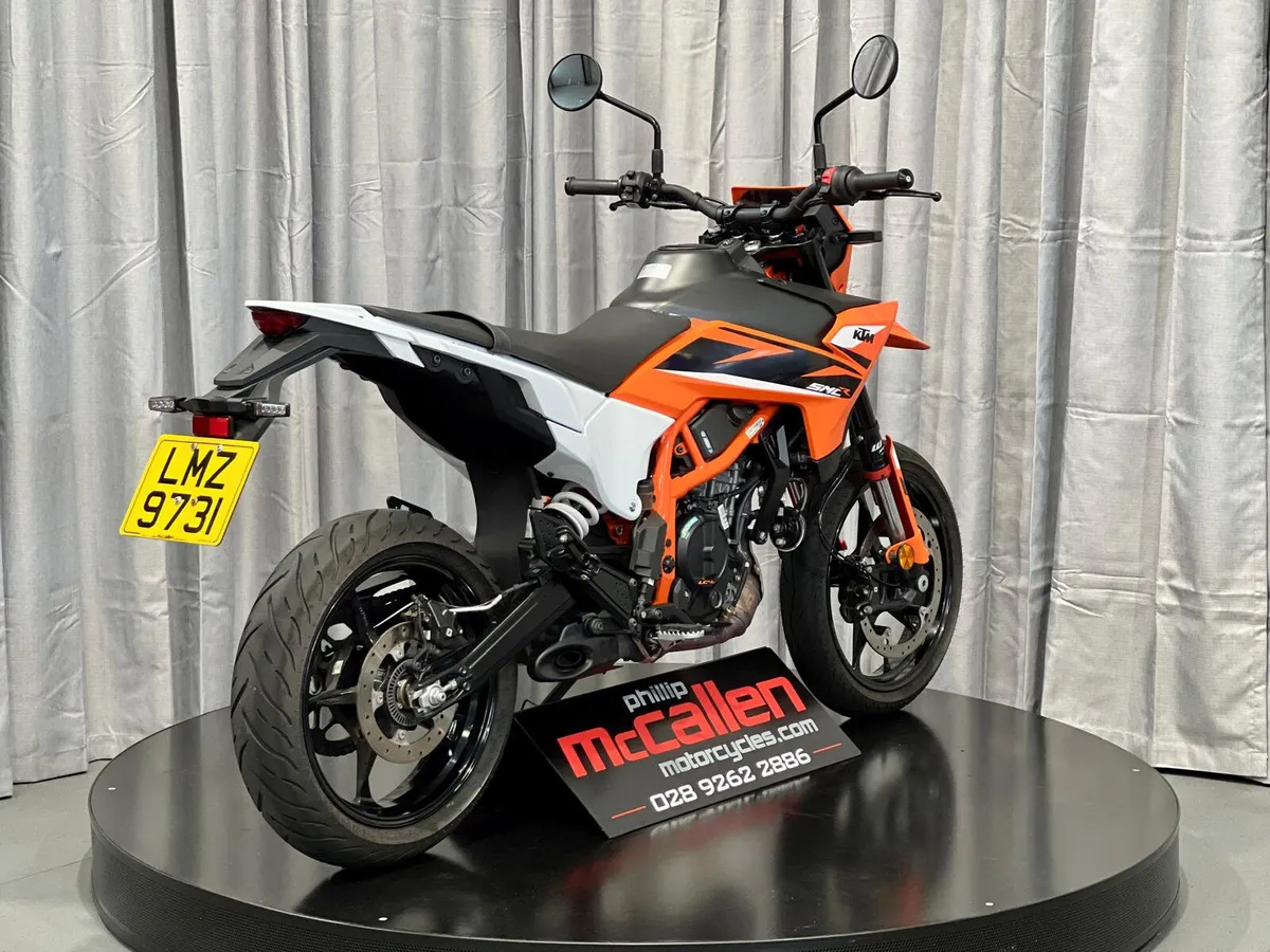 2025 KTM 125 SMCR - Image 4
