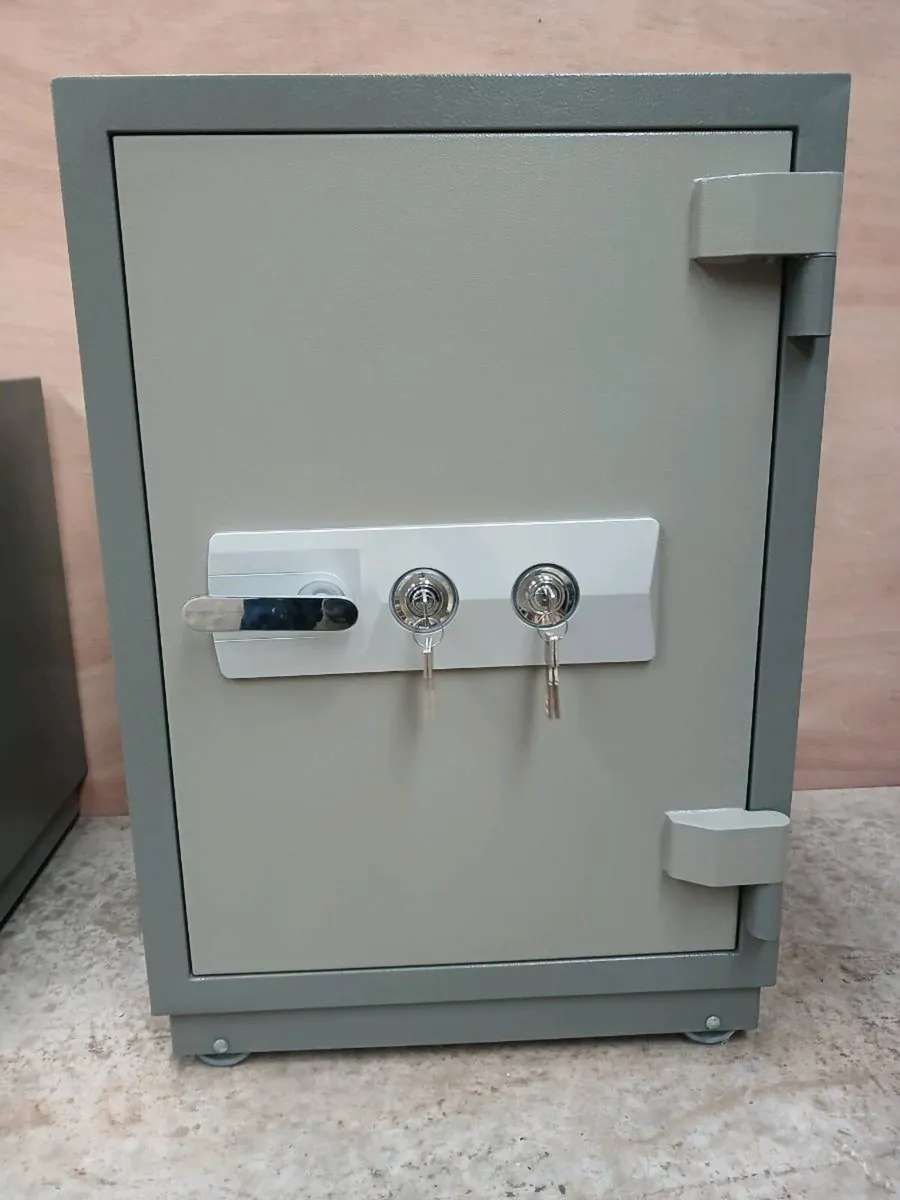 Fireproof high security Safe - Image 1