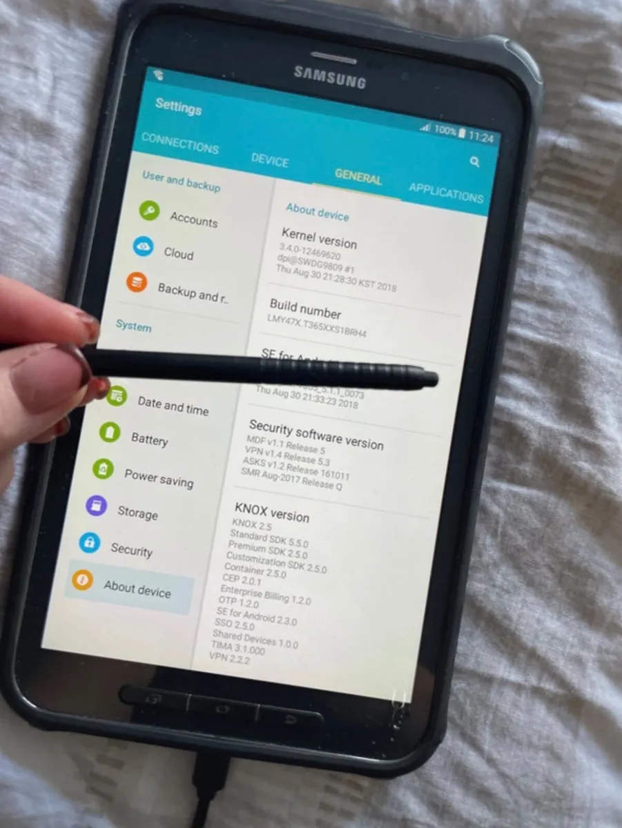 Samsung tablet - Image 3