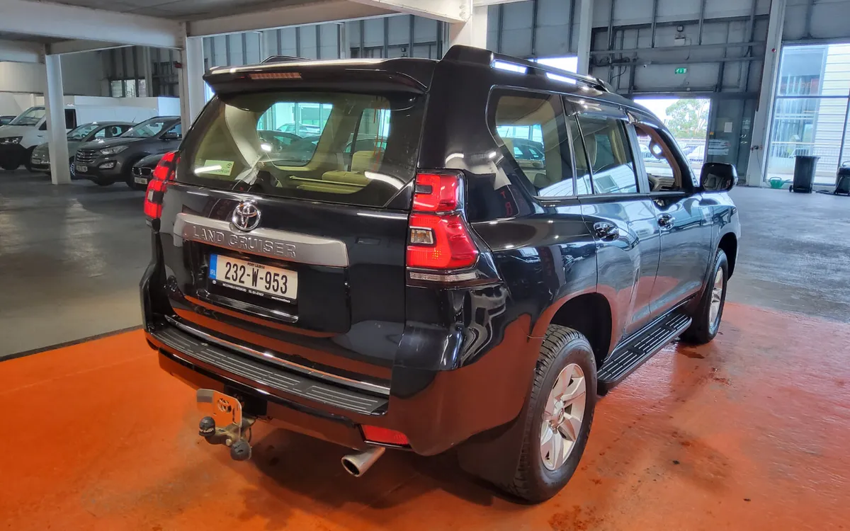 Toyota Land Cruiser 2023 - Image 3