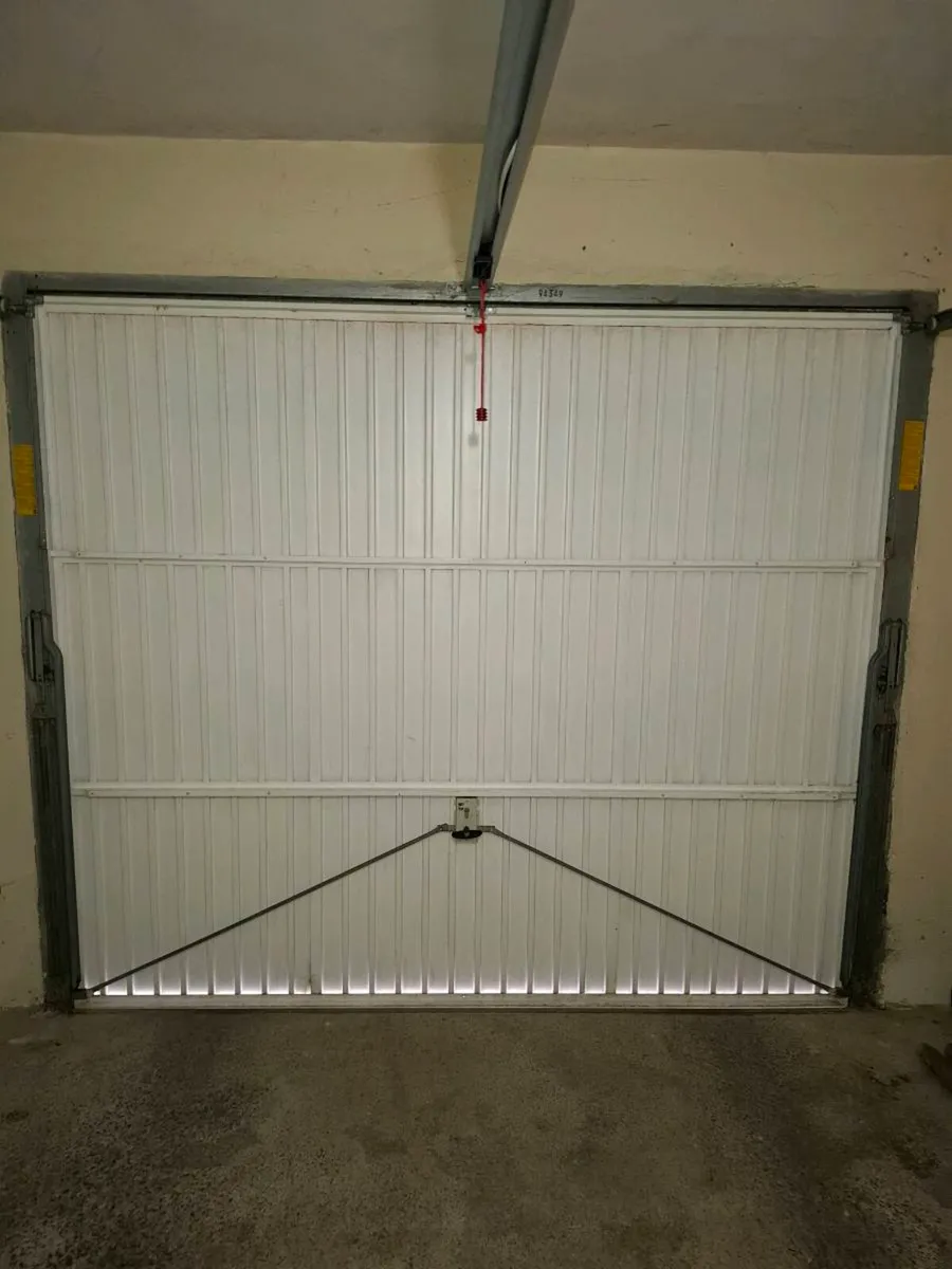 Garage door - Image 2