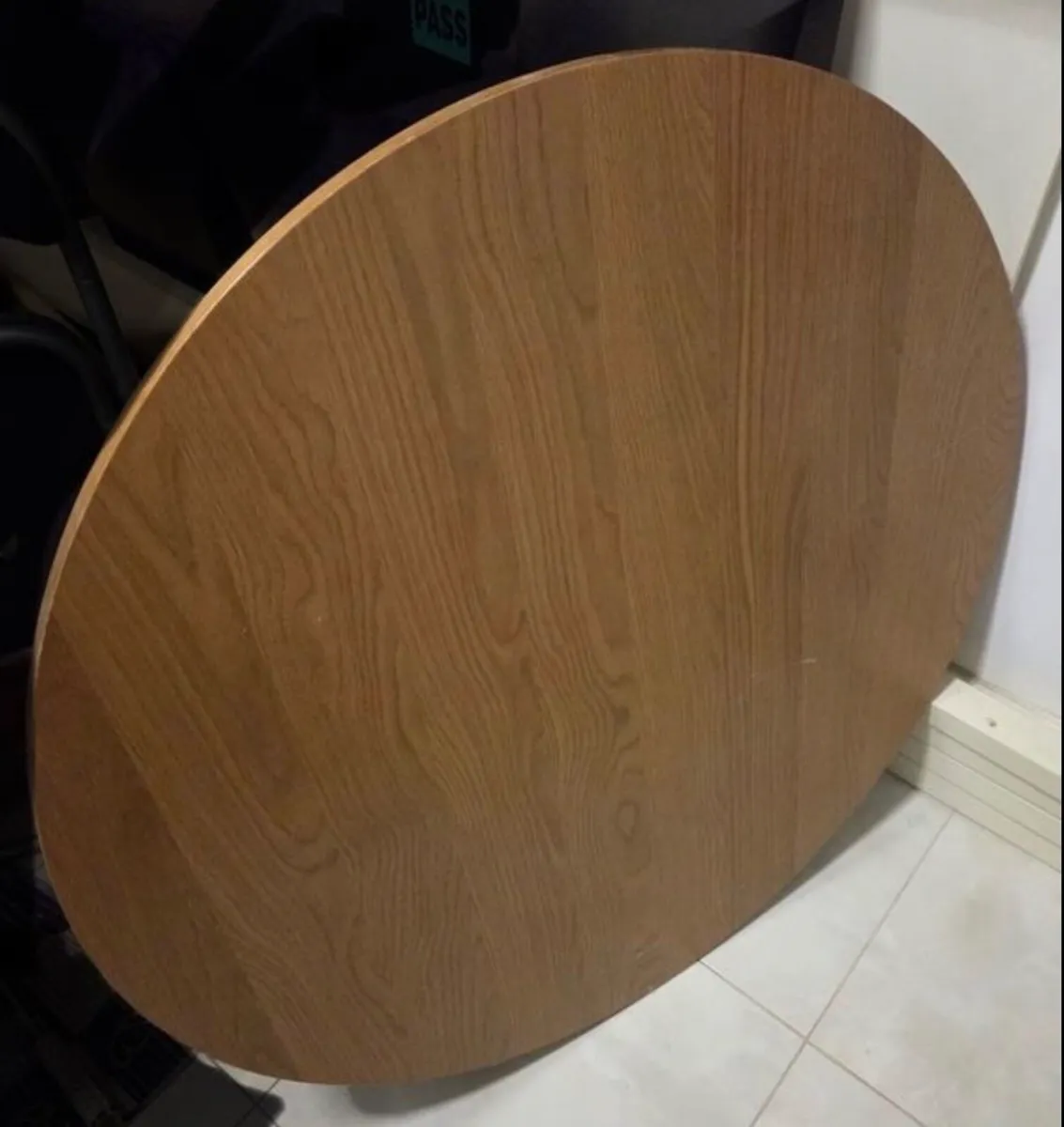 Round Dinning Table - Image 1