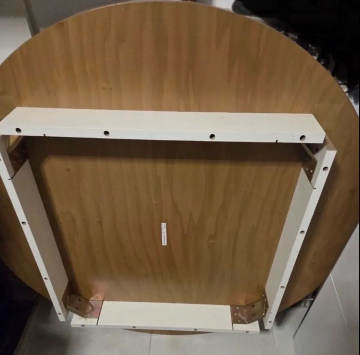 Round Dinning Table - Image 2
