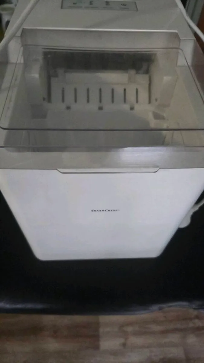 Freezer and ice machine - Image 1