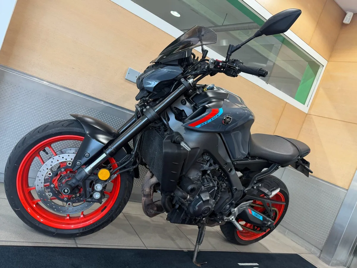 212 yamaha mt09 - Image 4