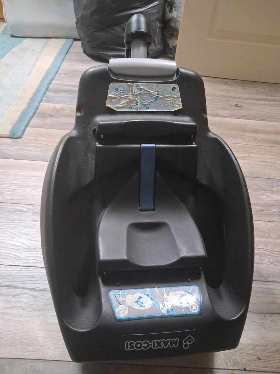 Maxi Cosi Isofix base - Image 2