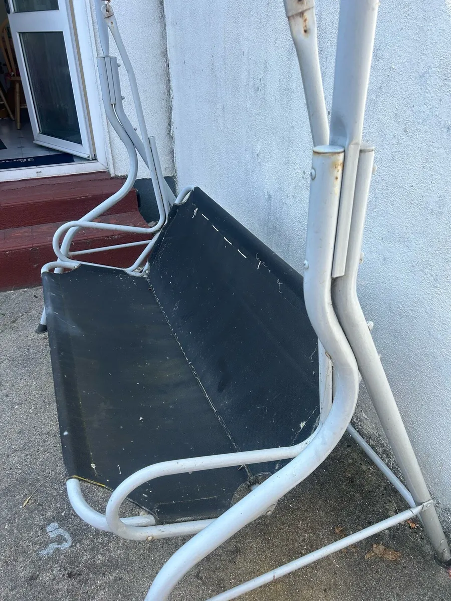 Garden Swing - Image 1