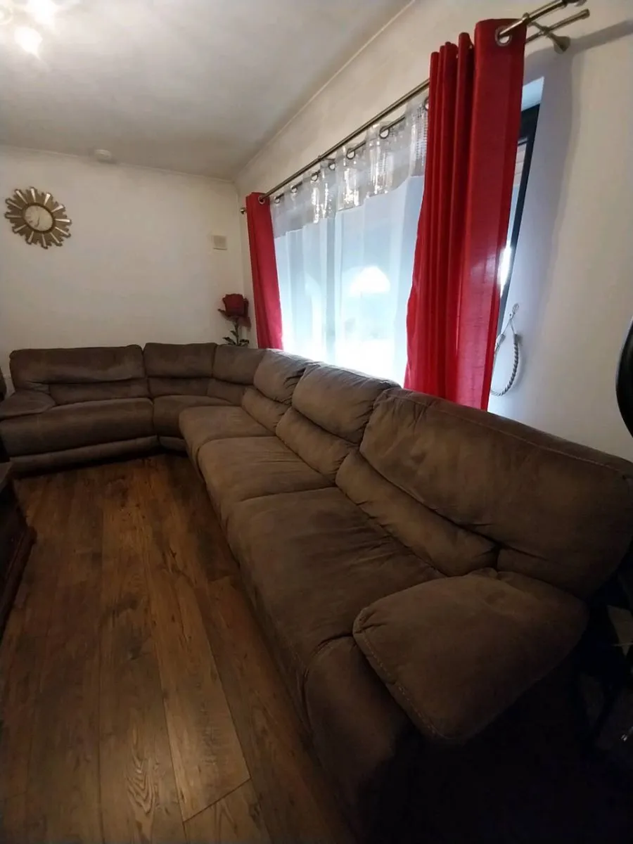 Corner sofa - Image 1