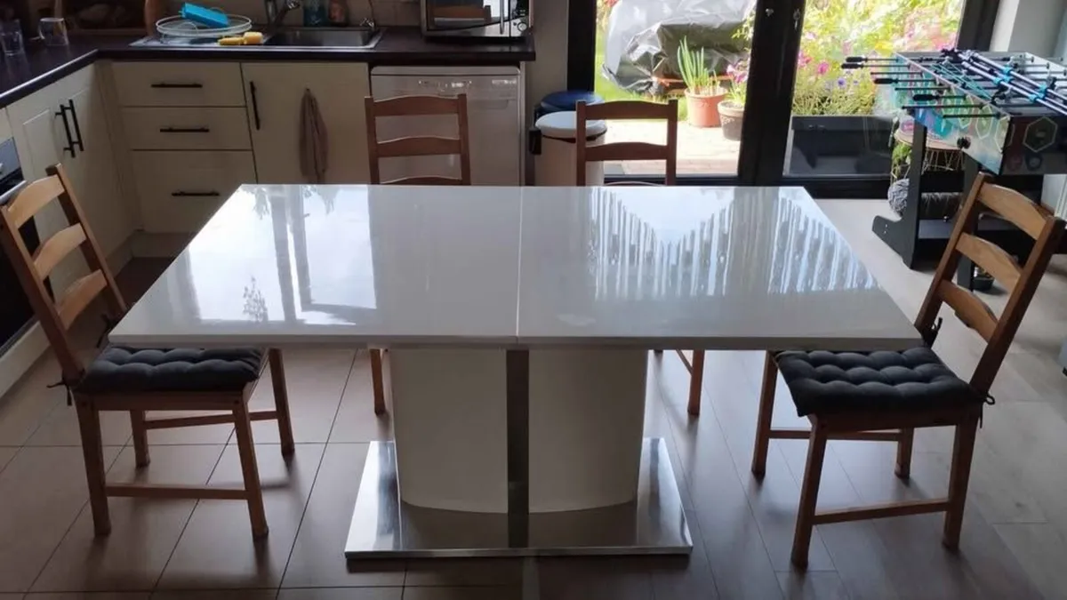 Extending dinning table 160cm-200cm /90cm - Image 3