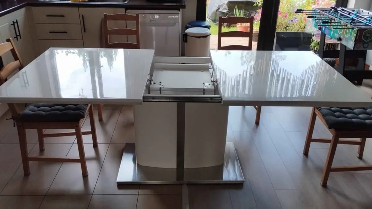 Extending dinning table 160cm-200cm /90cm - Image 4
