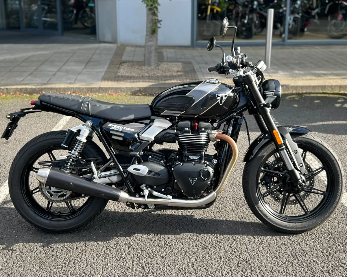 TRIUMPH SPEED TWIN 900 - Image 1