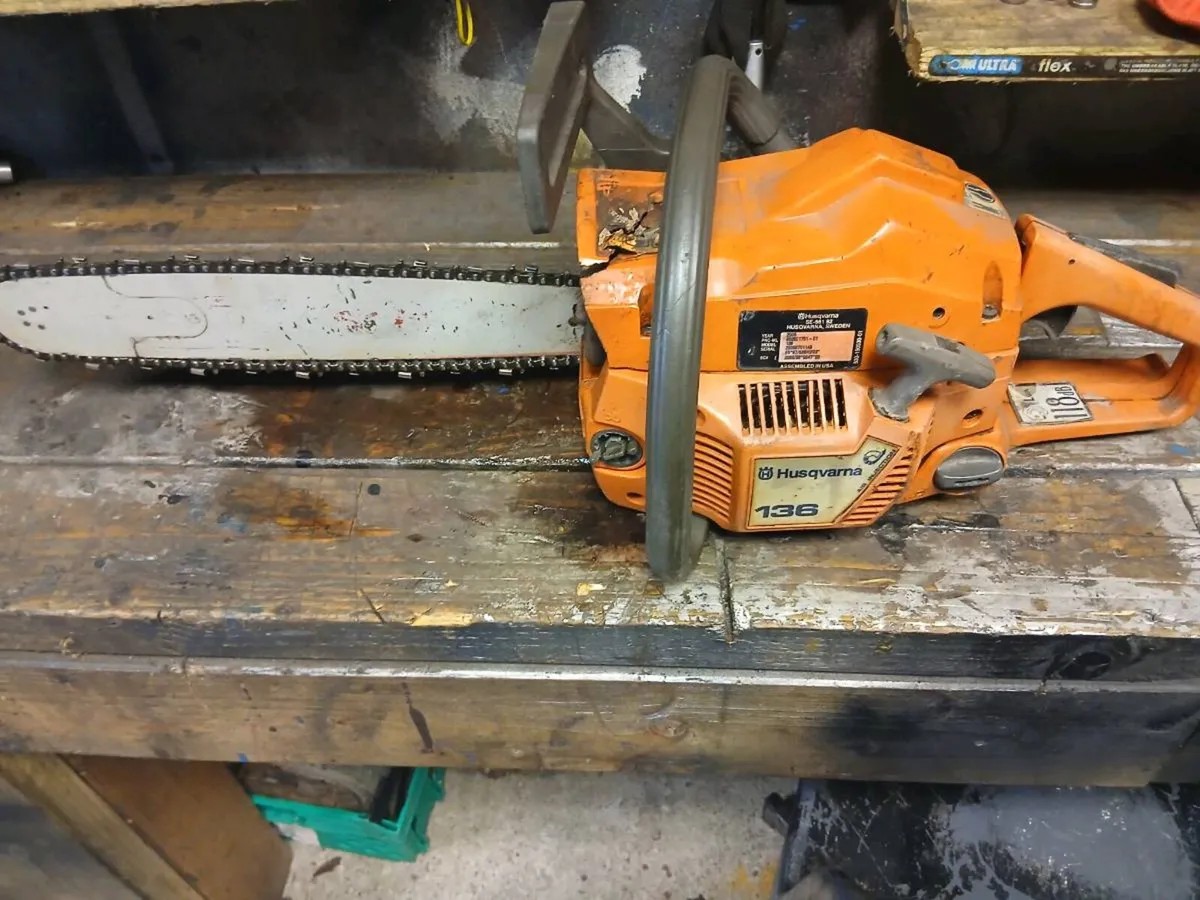 HUSQVARNA 136 CHAINSAW