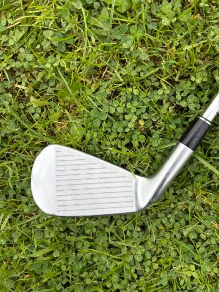 Srixon ZX Mark 2 Utility Iron - Image 1