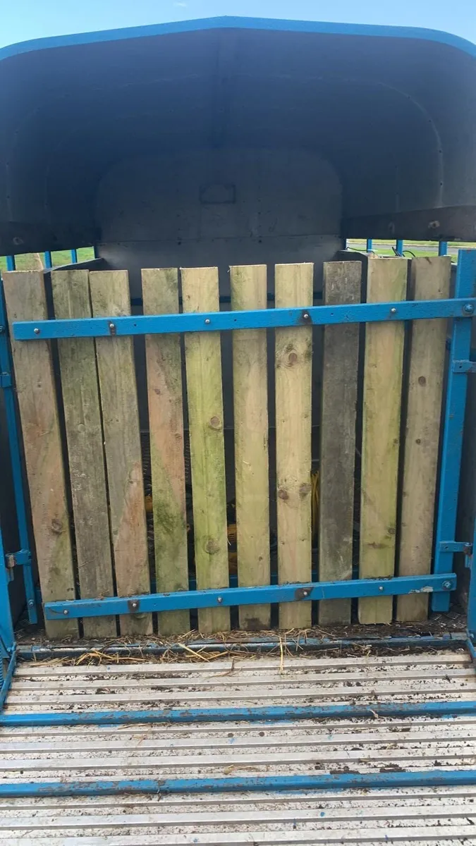 2 cow trailer - Image 2