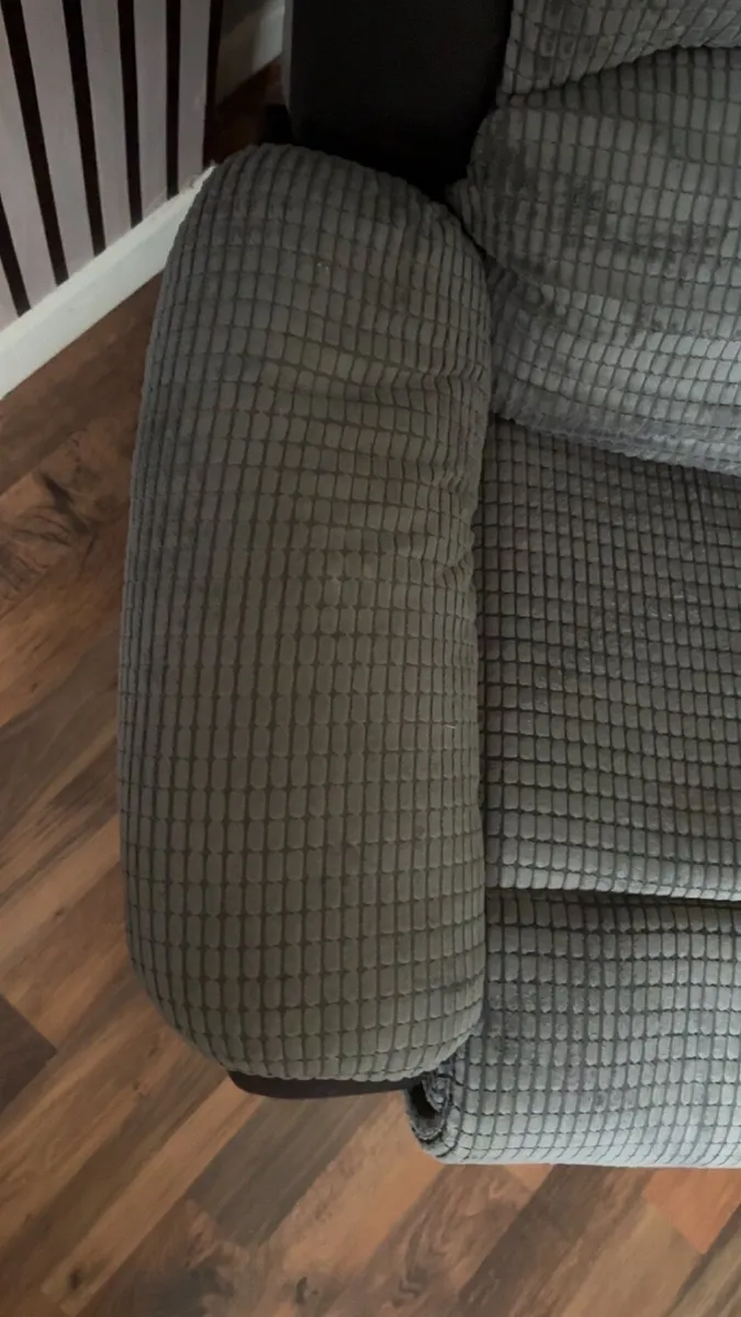 Recliner - Image 2