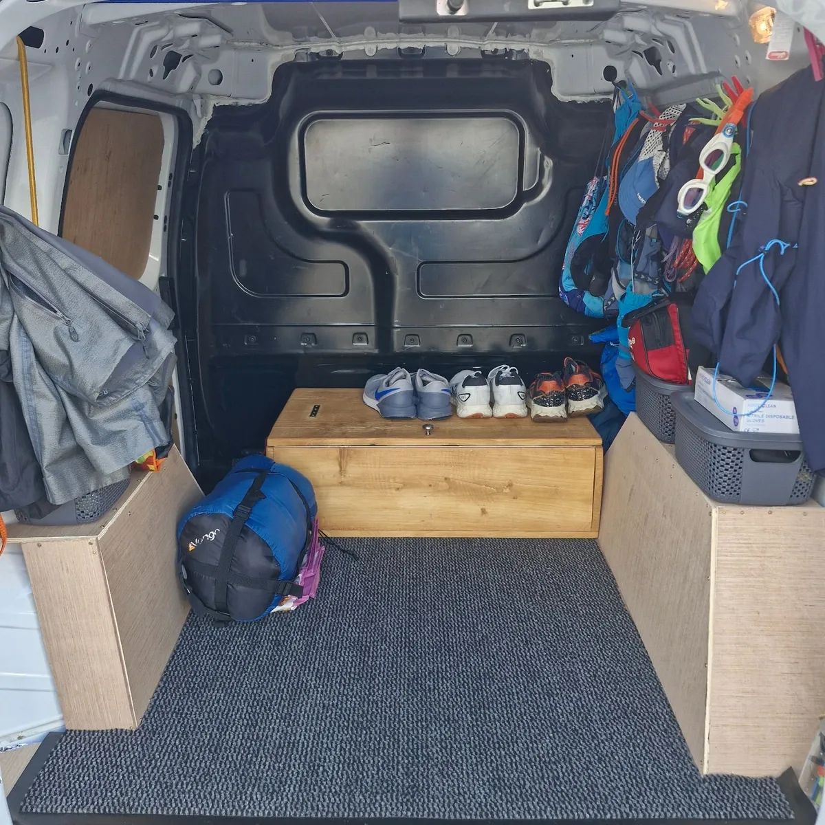 Ford Transit Courier 2014 - Image 2
