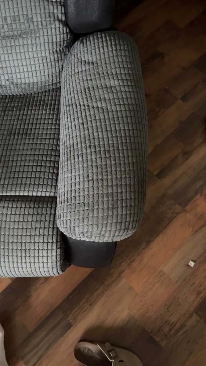 Recliner - Image 4