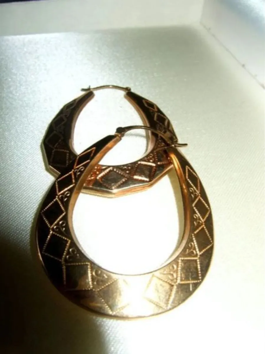 Vintage Hallmarked 9ct Gold Hoop Earrings - Image 3