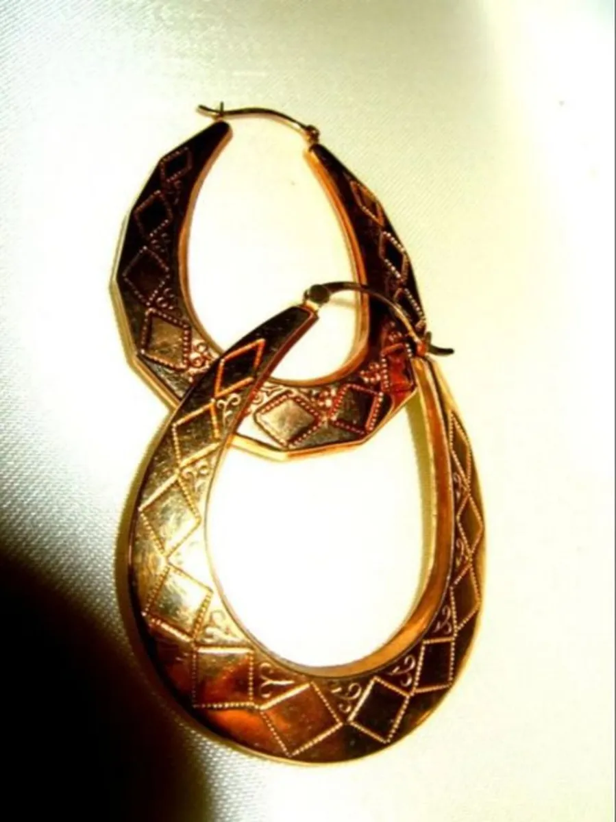 Vintage Hallmarked 9ct Gold Hoop Earrings - Image 4