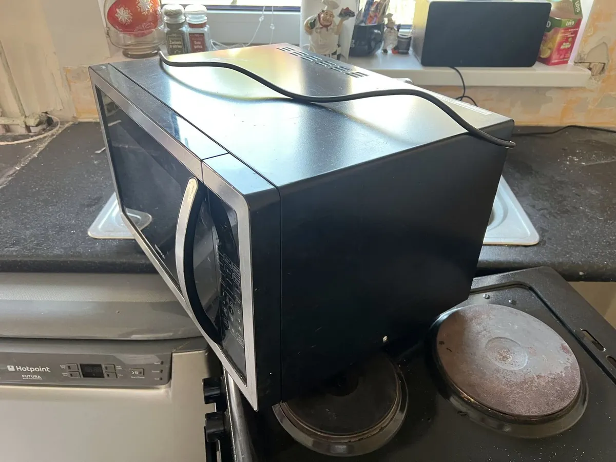 Microwave - Image 2